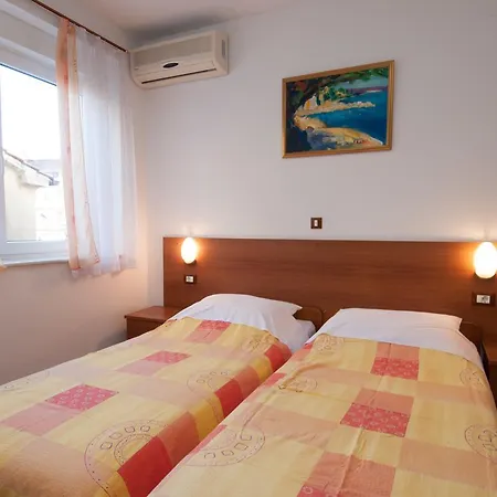 Apartament And Liburnija *